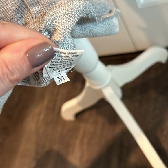 Leopard Print Lips Gray Medium Graphic Hooded Sweatshirt Dress NWOT - Picture 11 of 12